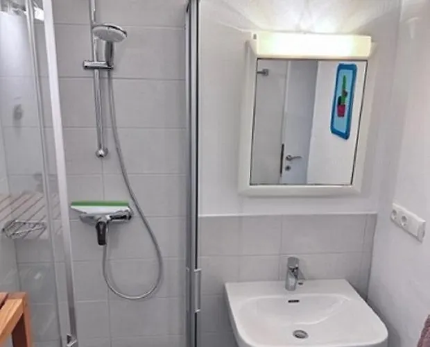 Apartament Doris Mit Hallenbad Und Sauna By Monicare Seefeld w Tirolu