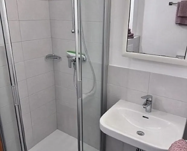 Doris Mit Hallenbad Und Sauna By Monicare * Ζέεφελντ